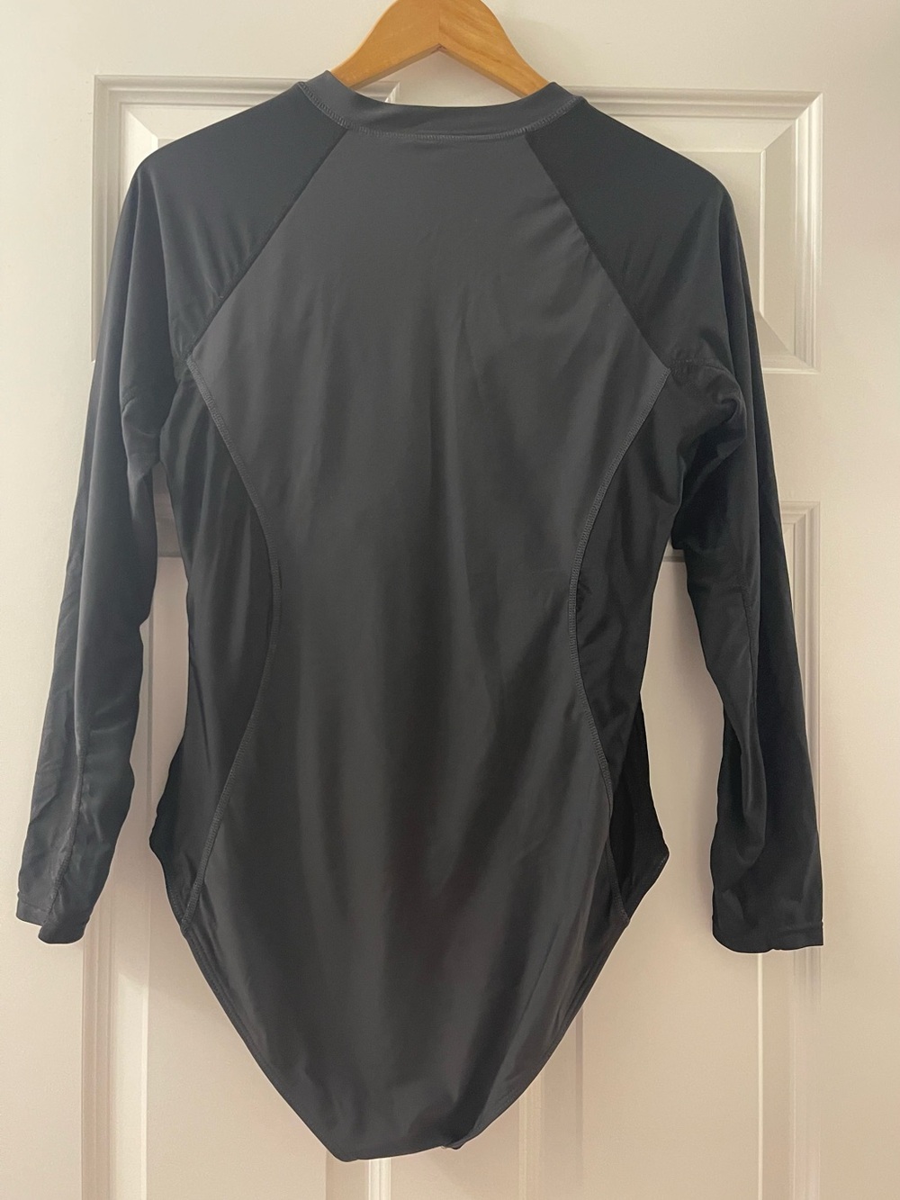 Long-sleeve one-piece bathing suit and swim skort/skirt XL - Picture 4 of 4